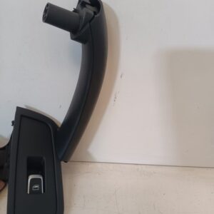 Botón elevalunas delantero derecho con tirador Audi A1 (8X) 2017
