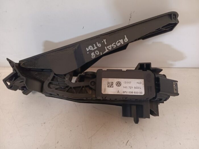Pedal acelerador Volkswagen Golf V 2004
