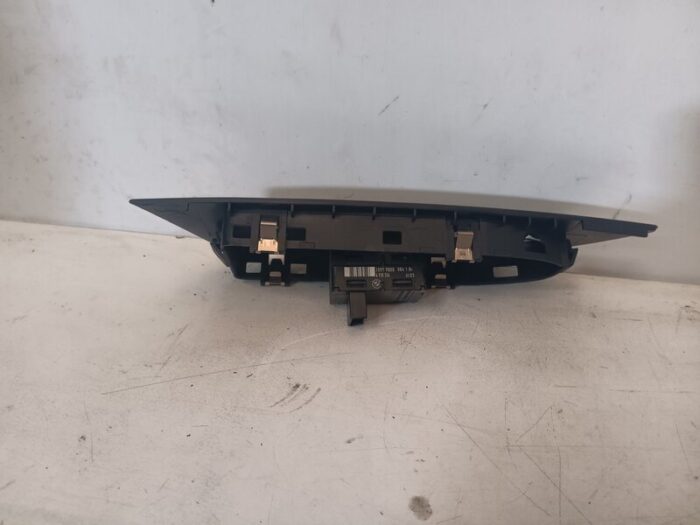 Mando elevalunas delantero derecho BMW X1 XDRIVE 18D (E84) 2011