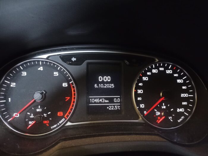 Cuadro instrumentos Audi A1 (8X) 2017 gasolina