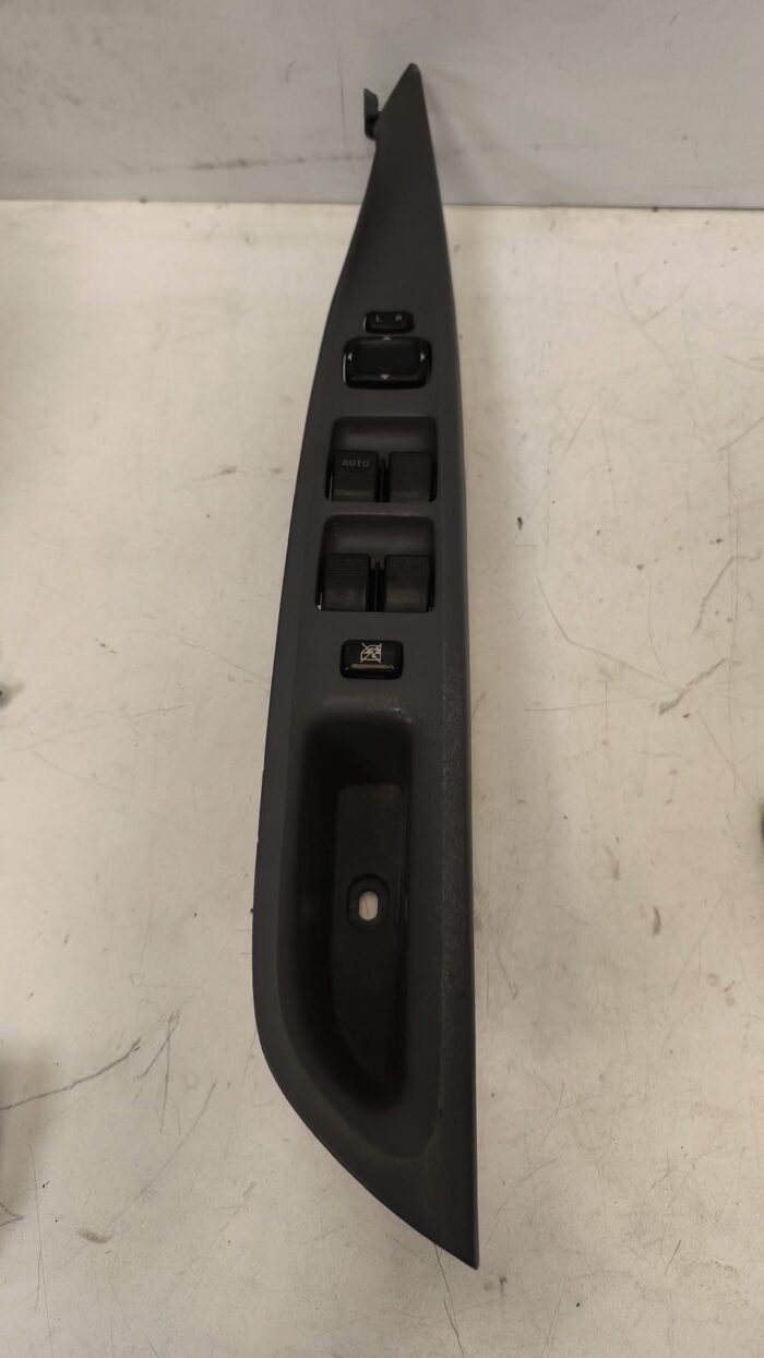 Botonera mando elevalunas delantera izquierda Mazda 6 2002